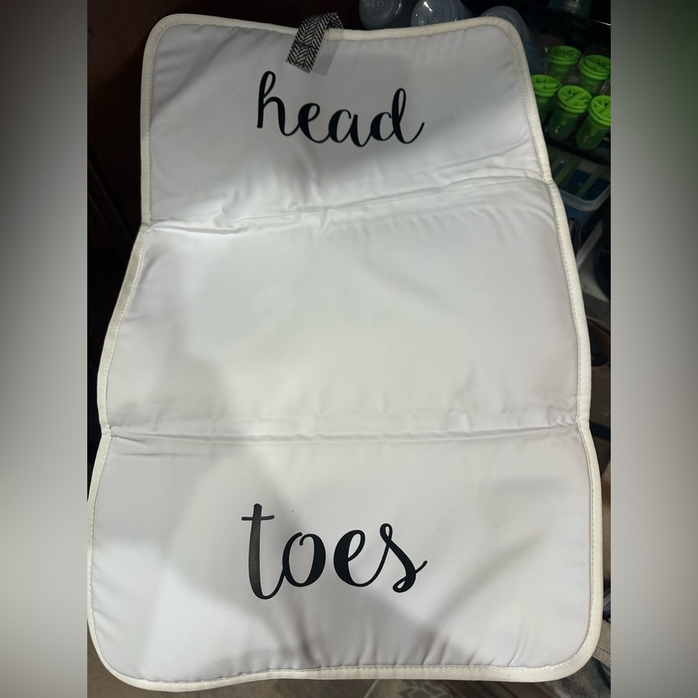 Diaper bag essentials - Picture 3 of 8